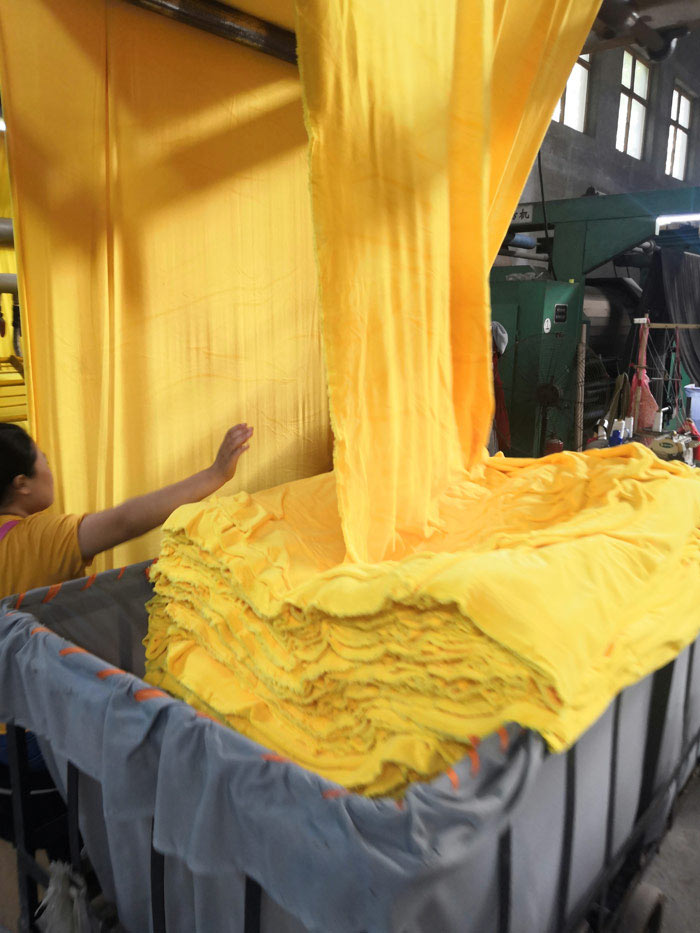 trame avec serviette en microfibre pour cheveux