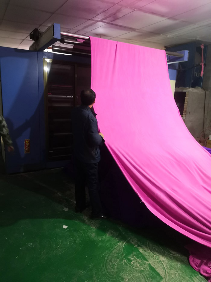 trame avec serviette en microfibre pour cheveux
